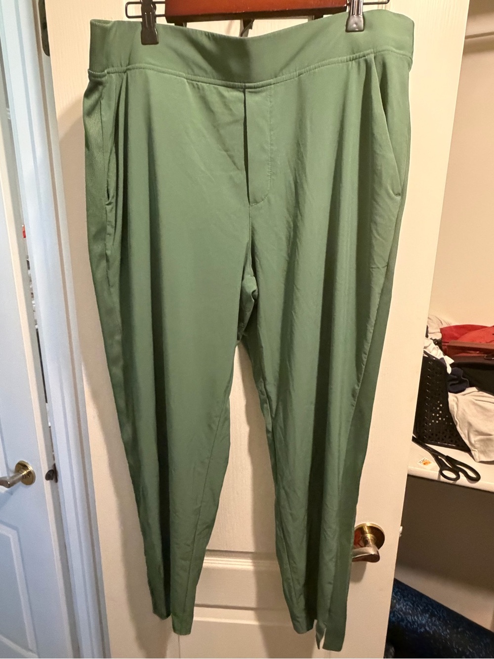 Athleta Brooklyn Ankle Pants sz 16 Sage Green